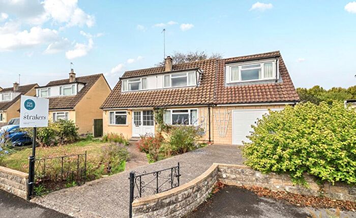 4 Bedroom Detached House For Sale In Cleveland Gardens, Trowbridge, BA14