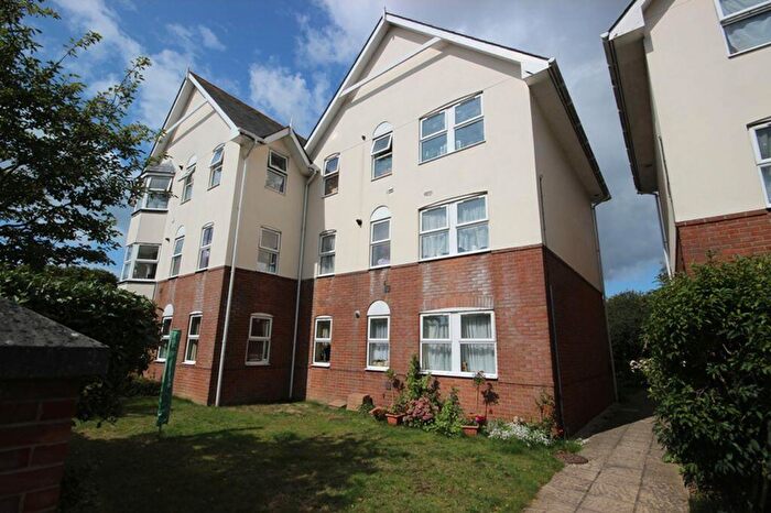 2 Bedroom Flat To Rent In Christchurch, BH23