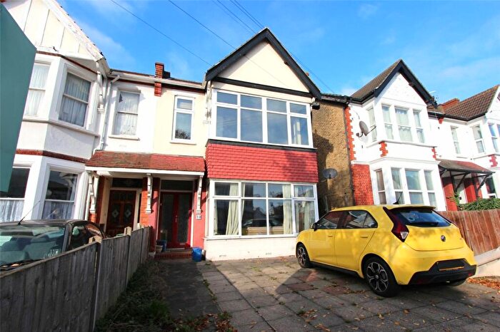 4 Bedroom Apartment To Rent In Valkyrie Road, Westcliff-on-Sea, Essex, SS0