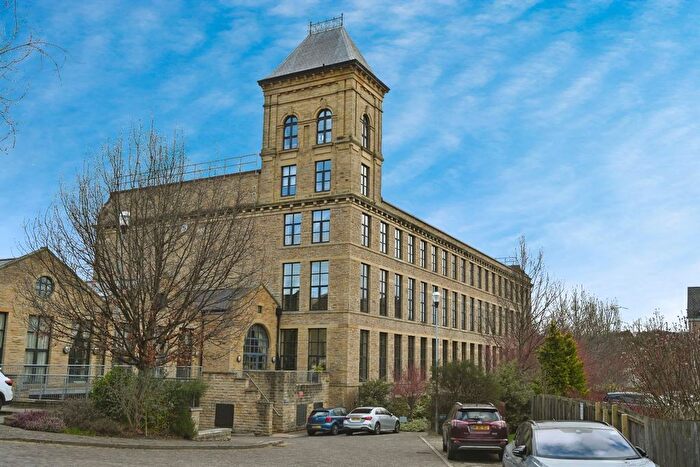 2 Bedroom Flat To Rent In Meadow Road, Apperley Bridge, Bradford, BD10