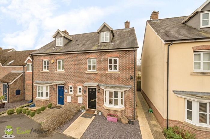 4 Bedroom End Of Terrace House For Sale In Acorn Gardens, Burghfield Common, Reading, Berkshire, RG7