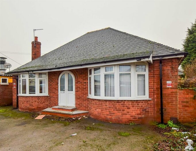 3 Bedroom Detached Bungalow To Rent In Painthorpe Lane, Hall Green, WF4