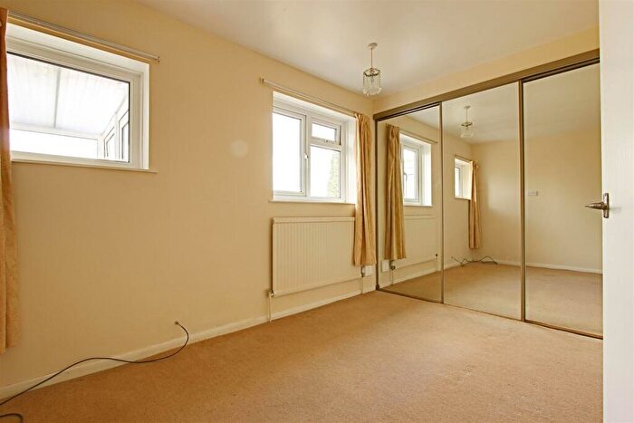 2 Bedroom Detached Bungalow For Sale In Ringwood Road, Brimington, Chesterfield, Derbyshire, S43