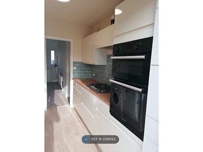 3 Bedroom Semi Detached House To Rent In Wickham Street, Welling, DA16