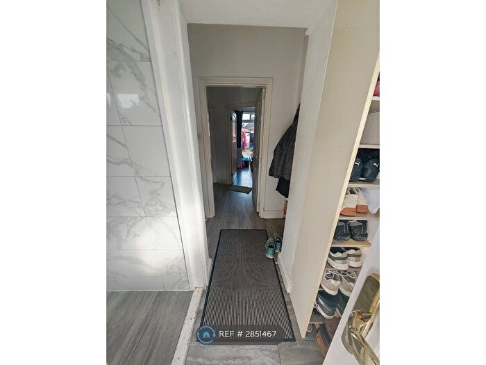 3 Bedroom Semi Detached House To Rent In Lindsey Road, Dagenham, RM8