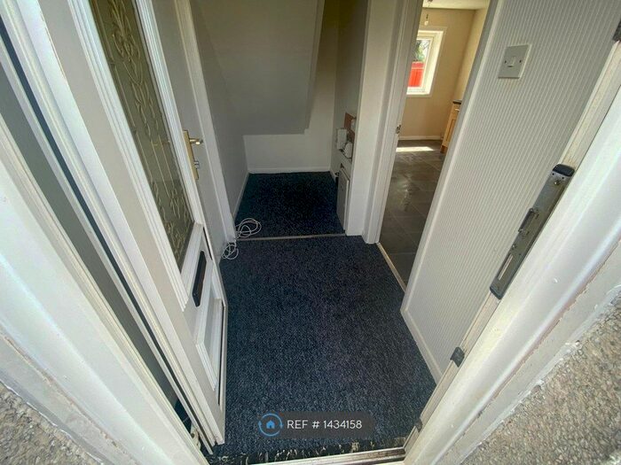 3 Bedroom Terraced House To Rent In Dunvegan Place, Irvine, KA12