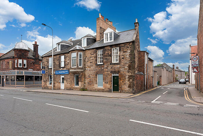 2 Bedroom Maisonette For Sale In Eskbank Road, Dalkeith, EH22