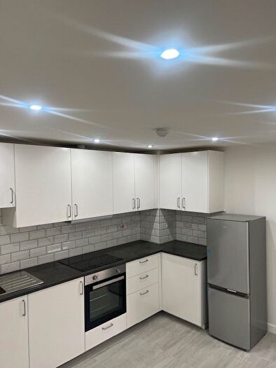 2 Bedroom Flat To Rent In Clifton Street, Cardiff, CF24