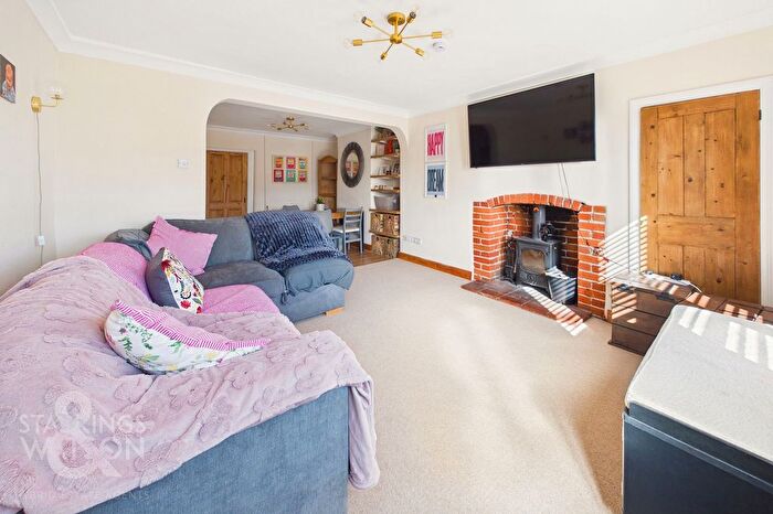 3 Bedroom Terraced House For Sale In Mission Road, Diss, IP22