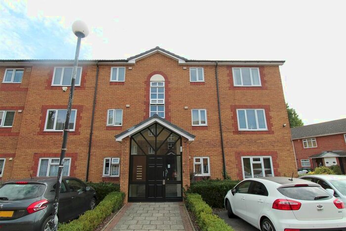 2 Bedroom Flat To Rent In Pullman Place, London, SE9