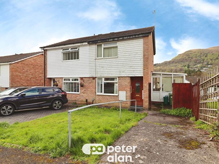 2 Bedroom Semi Detached House For Sale In Rhiw'r Ddar, Taffs Well, Cardiff, CF15