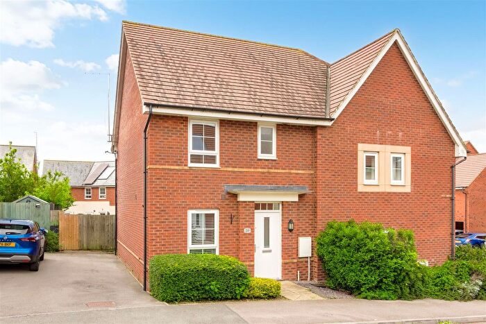 3 Bedroom Semi-Detached House For Sale In Donnington Road, Burton Latimer, NN15