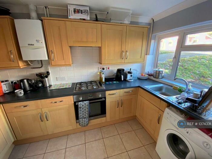 4 Bedroom Semi-Detached House To Rent In Westerham Close, Canterbury, CT2