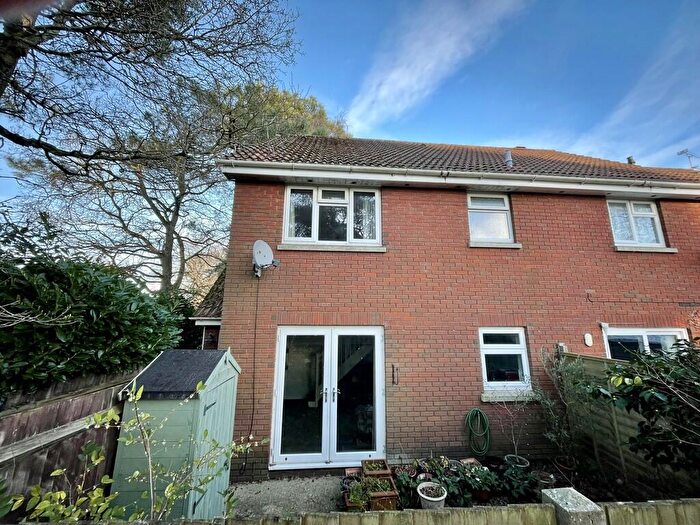 1 Bedroom End Of Terrace House For Sale In Goldfinch Road, Creekmoor, BH17
