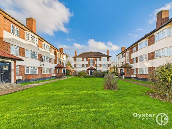 2 Bedroom Flat To Rent In Bishop Ken Road, Harrow, HA3