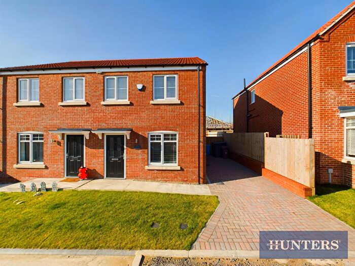 3 Bedroom Semi-Detached House For Sale In Bradley Vale, Bridlington, YO16