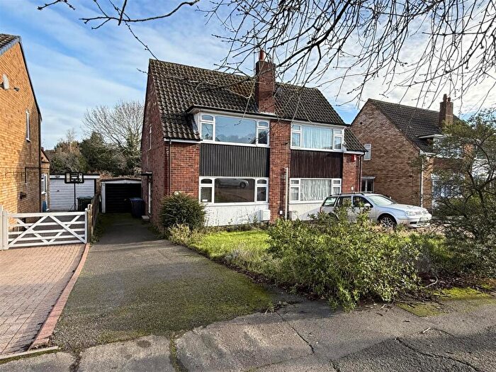 3 Bedroom Semi Detached House For Sale In Epsom Road, Rugby ** Vacant & No Upward Chain **, CV22