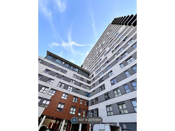1 Bedroom Flat To Rent In Skyline Plaza, Basingstoke, RG21