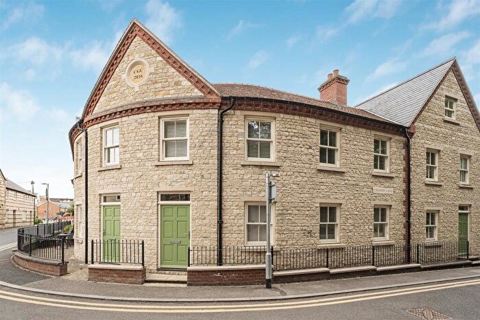 3 Bedroom Terraced House For Sale In Chantry Lane, Towcester, NN12