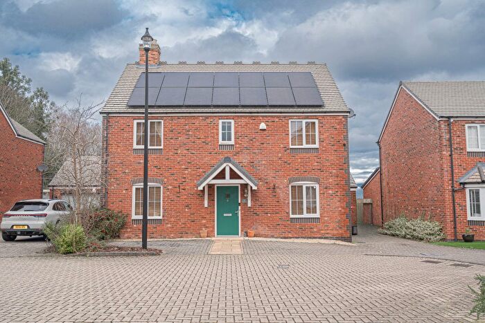 4 Bedroom Detached House For Sale In Belvedere Close, West Bromwich, B71