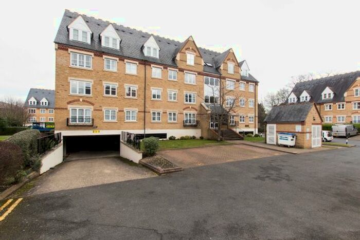 2 Bedroom Flat To Rent In Badminton House, Anglian Close, Watford, Hertfordshire, WD24