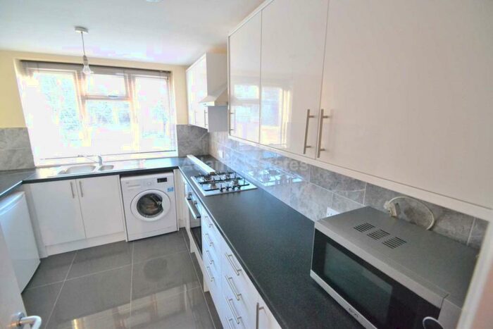 5 Bedroom Terraced House To Rent In Palmer Park Avenue, Reading, RG6