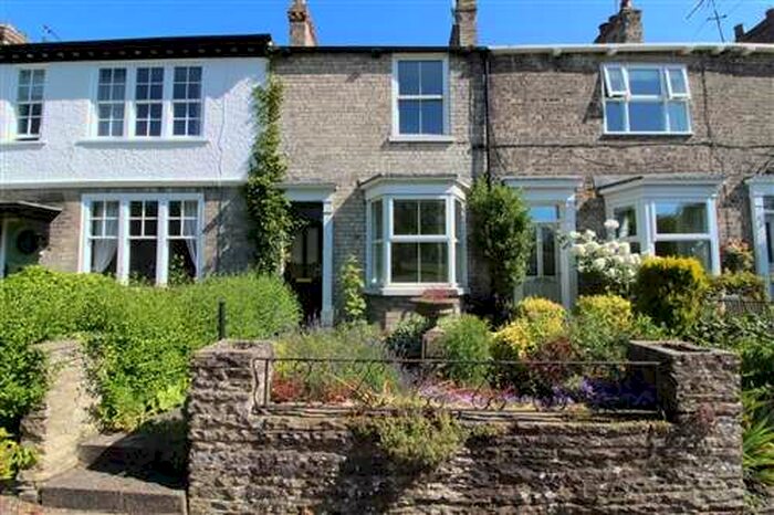 2 Bedroom House To Rent In Willow Grove, HU17