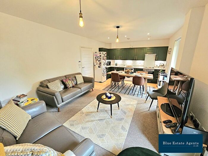 1 Bedroom Flat For Sale In Hunting Place, Hounslow, TW5