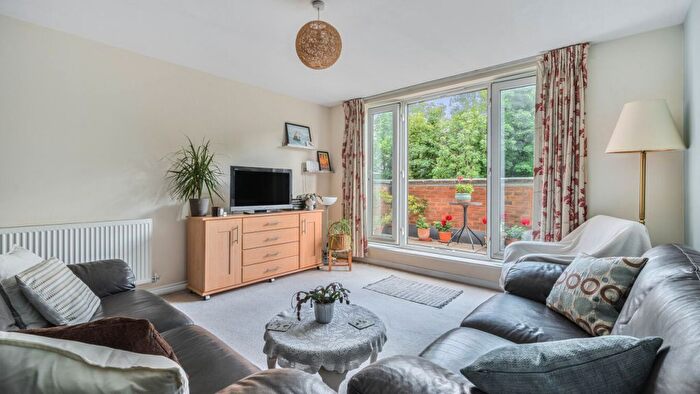 2 Bedroom Flat For Sale In Highbridge Street, Waltham Abbey, EN9