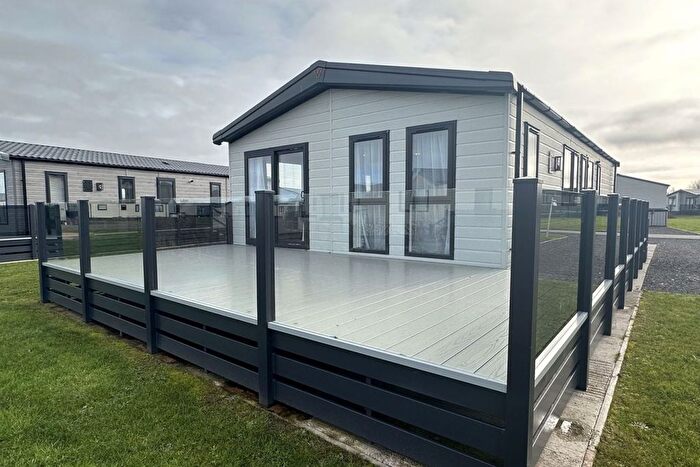 2 Bedroom Lodge For Sale In Coast Road, Berrow, Burnham-On-Sea, TA8