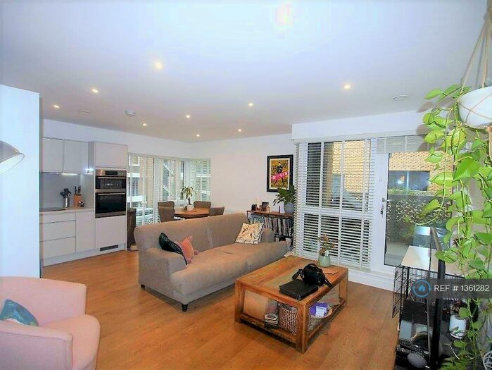 2 Bedroom Flat To Rent In Claudio Court, London, SE5