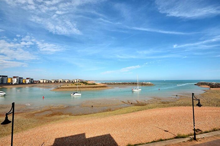 2 Bedroom Flat For Sale In Anguilla Close, Eastbourne, BN23