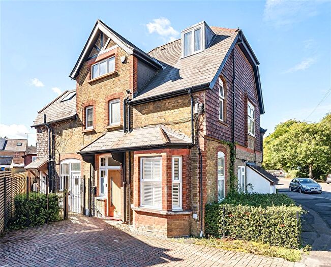 2 Bedroom Flat For Sale In Clarence Court Rushmore Hill, Orpington, BR6