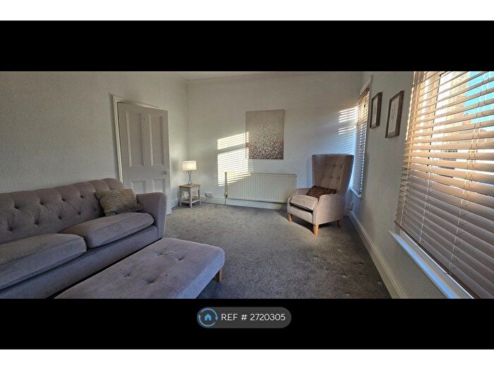 1 Bedroom Flat To Rent In Well Street, Newcastle-Under-Lyme, ST5