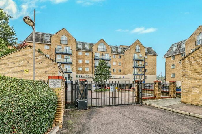 2 Bedroom Apartment To Rent In Clarence Lodge, Hoddesdon, EN11