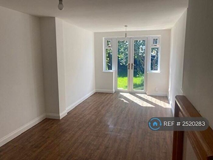 3 Bedroom Semi Detached House To Rent In Braymoor Road, Birmingham, B33