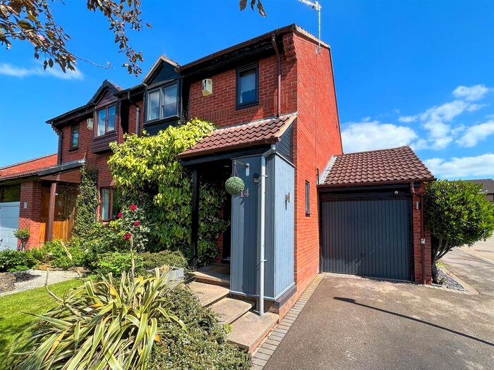 3 Bedroom Semi-Detached House To Rent In Willow Sheets Meadow, Cubbington, Leamington Spa, CV32