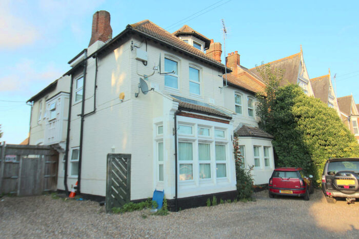 1 Bedroom Flat To Rent In London Road, Sittingbourne, Kent, ME10