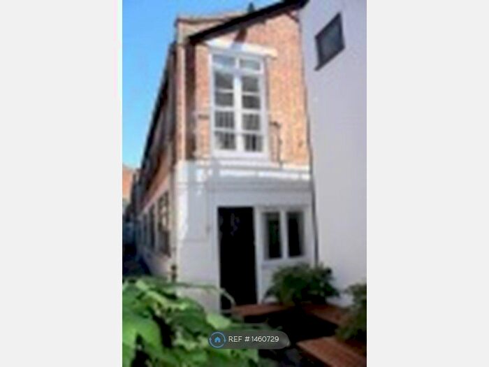 4 Bedroom Flat To Rent In Southampton Way, London, SE5