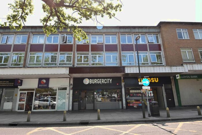 1 Bedroom Flat To Rent In The Boulevard, Crawley, RH10