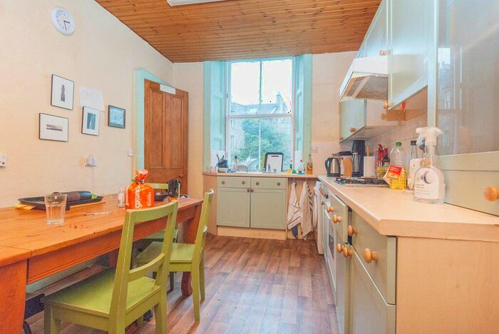 3 Bedroom Flat To Rent In T – Marchmont Crescent, Edinburgh, EH9