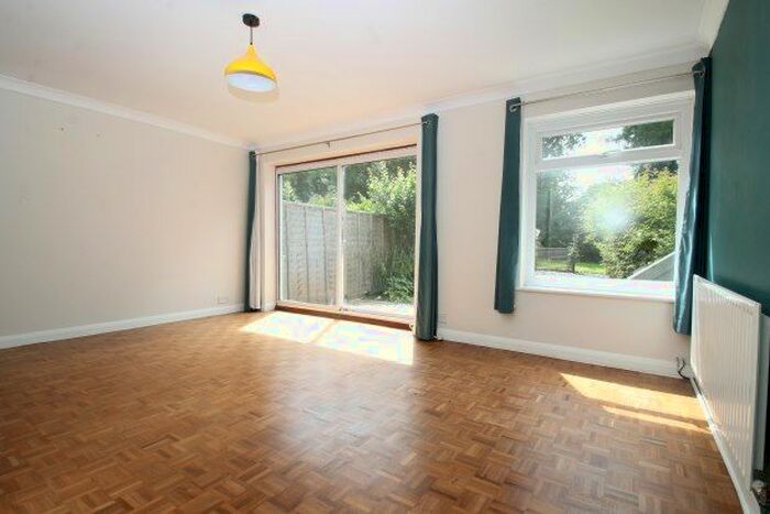 4 Bedroom Property To Rent In Overbury Avenue, Beckenham, BR3
