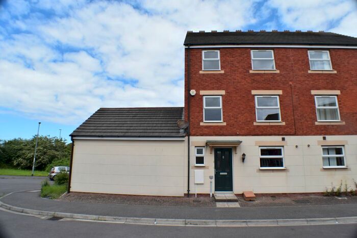 5 Bedroom Town House To Rent In Meadowlands Avenue, Bridgwater, TA6