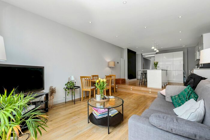 2 Bedroom Flat To Rent In Upper Richmond Road, London, SW15