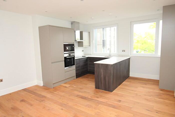 1 Bedroom Apartment To Rent In Kenham House - St Pauls, BS2