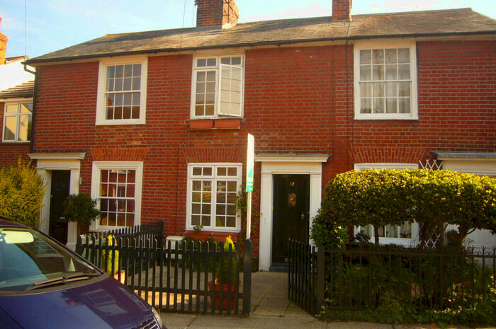 2 Bedroom Cottage To Rent In Castle Road, Colchester, Essex, CO1