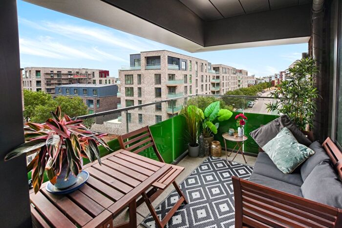 2 Bedroom Flat To Rent In Chichester Lodge, Peartree Way, Greenwich, London, SE10