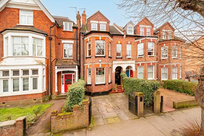 5 Bedroom House For Sale In Park Avenue, London, NW2