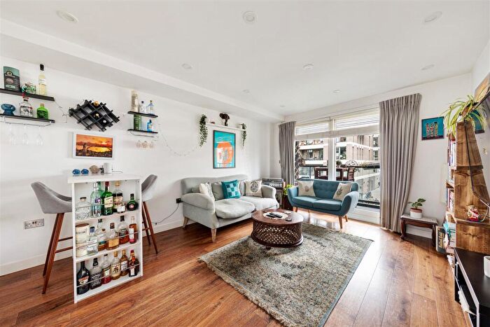 2 Bedroom Apartment To Rent In Ronann Apartments, Orsman Road, N1