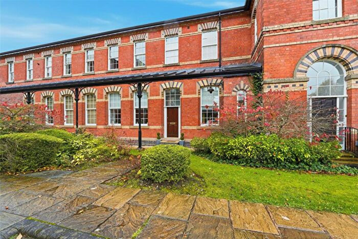 2 Bedroom Apartment For Sale In Kensington Square, Macclesfield, SK10